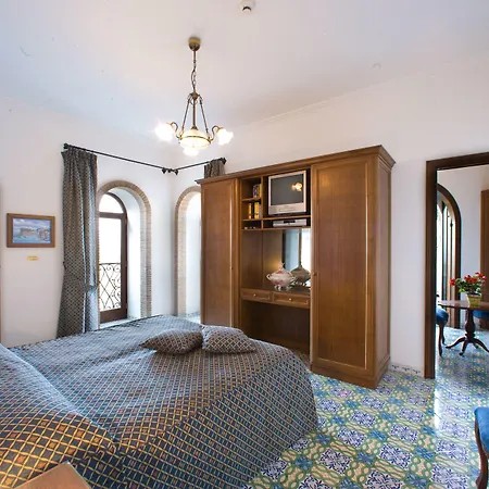 מלון La Tonnarella