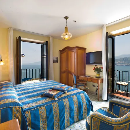 מלון La Tonnarella 4*