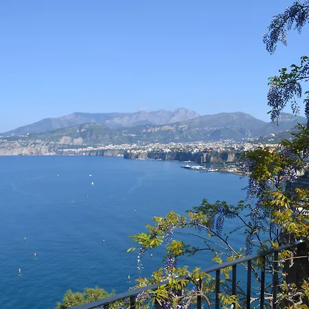 מלון La Tonnarella 4*